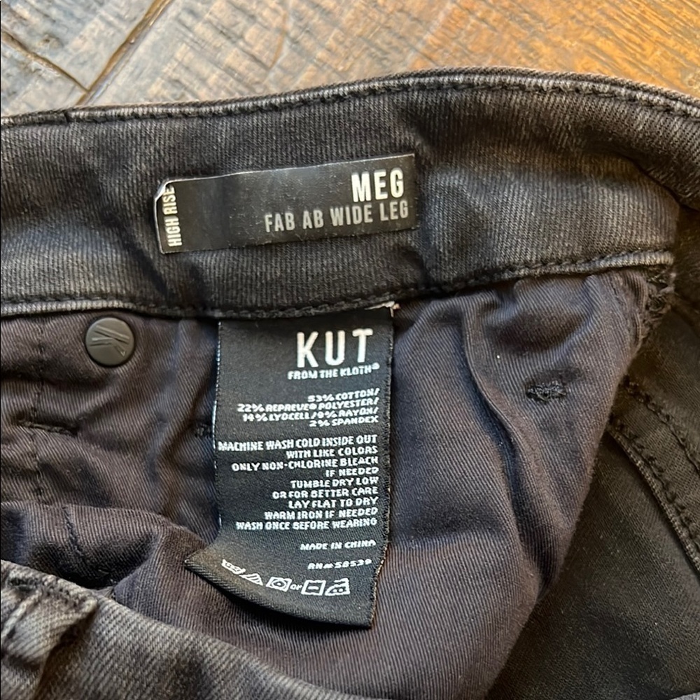 Kut from the Kloth Black Flare Wide Leg Jeans - Picture 3 of 4
